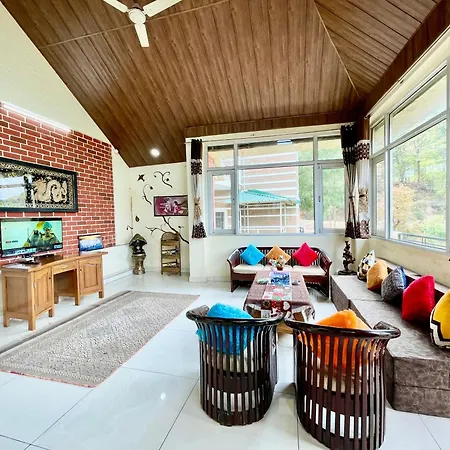 The Auriga 3Bhk Fully Entair Villa With Bonfire In Kasauli I Pvt Stay I Open Air Terrace I Kitchen Livingroom I Lawn Bonfire I Gaming Zone Exterior photo