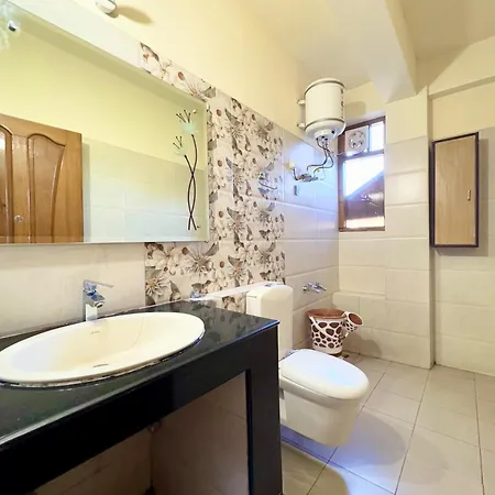 The Auriga 3Bhk Fully Entair Villa With Bonfire In Kasauli I Pvt Stay I Open Air Terrace I Kitchen Livingroom I Lawn Bonfire I Gaming Zone Exterior photo