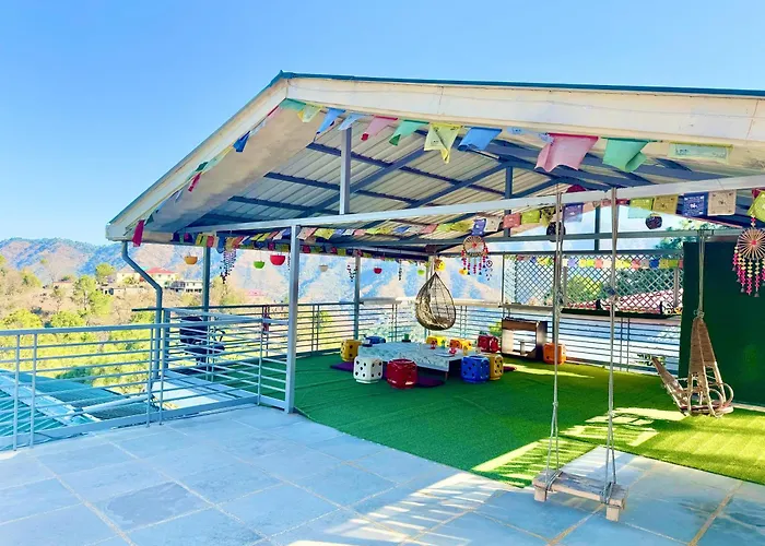 The Auriga 3Bhk Fully Entair Villa With Bonfire In Kasauli I Pvt Stay I Open Air Terrace I Kitchen Livingroom I Lawn Bonfire I Gaming Zone