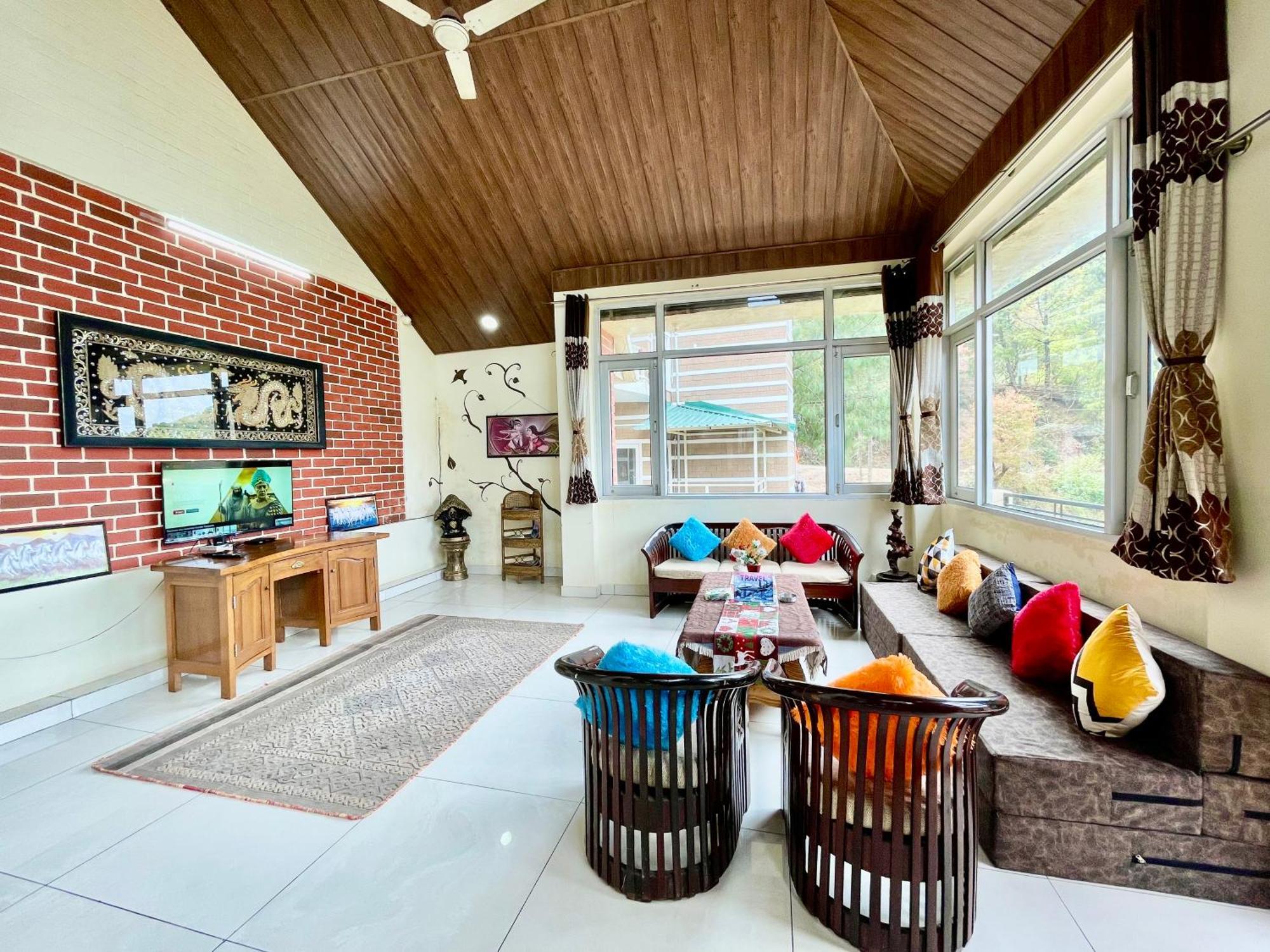 The Auriga 3bhk Fully Entair With Bonfire In I Pvt I Open Air Terrace I Kitchen Livingroom I Lawn Bonfire I Gaming Zone Kasauli