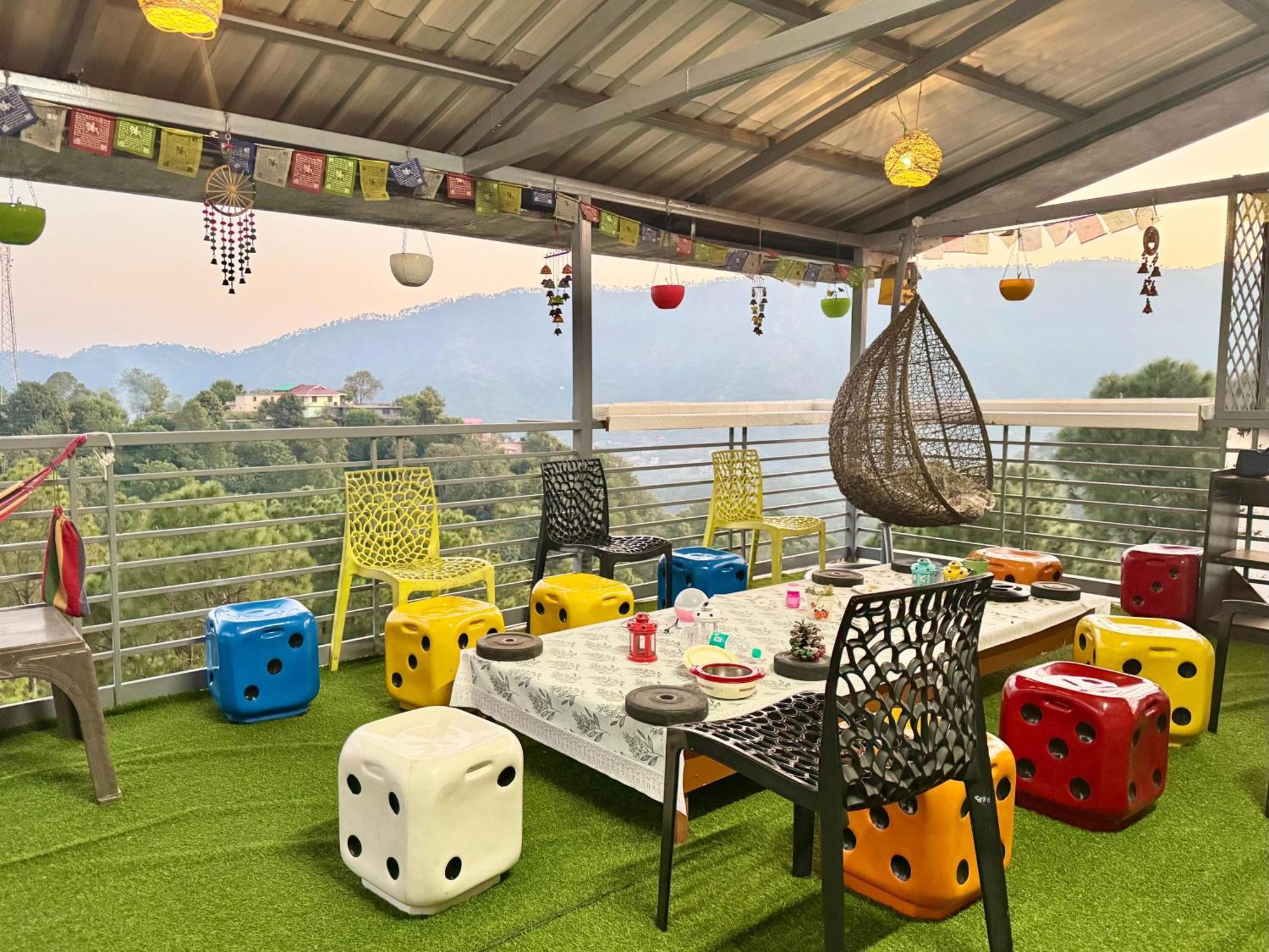 The Auriga 3bhk Fully Entair With Bonfire In I Pvt I Open Air Terrace I Kitchen Livingroom I Lawn Bonfire I Gaming Zone Kasauli