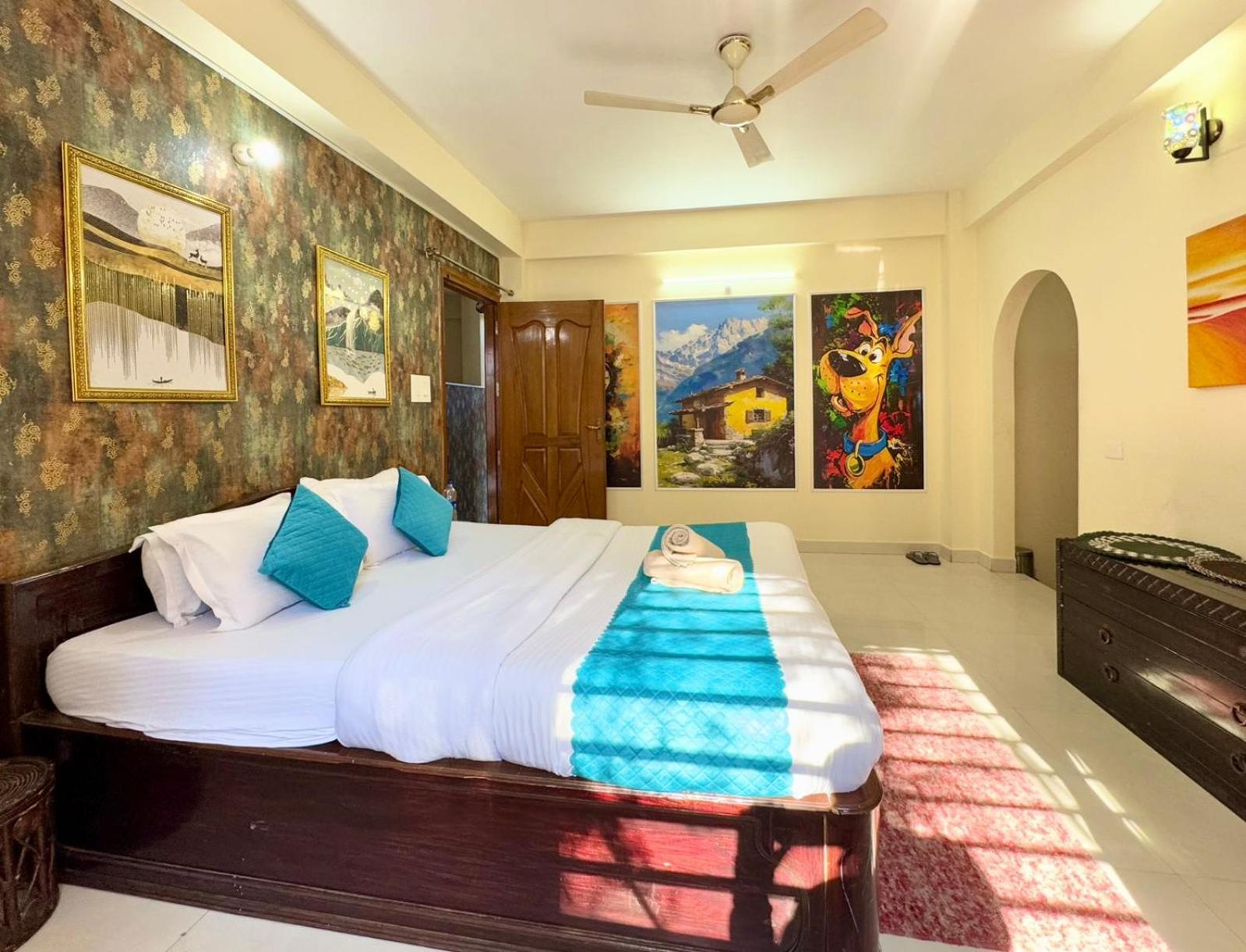 The Auriga 3bhk Fully Entair With Bonfire In I Pvt I Open Air Terrace I Kitchen Livingroom I Lawn Bonfire I Gaming Zone Villa