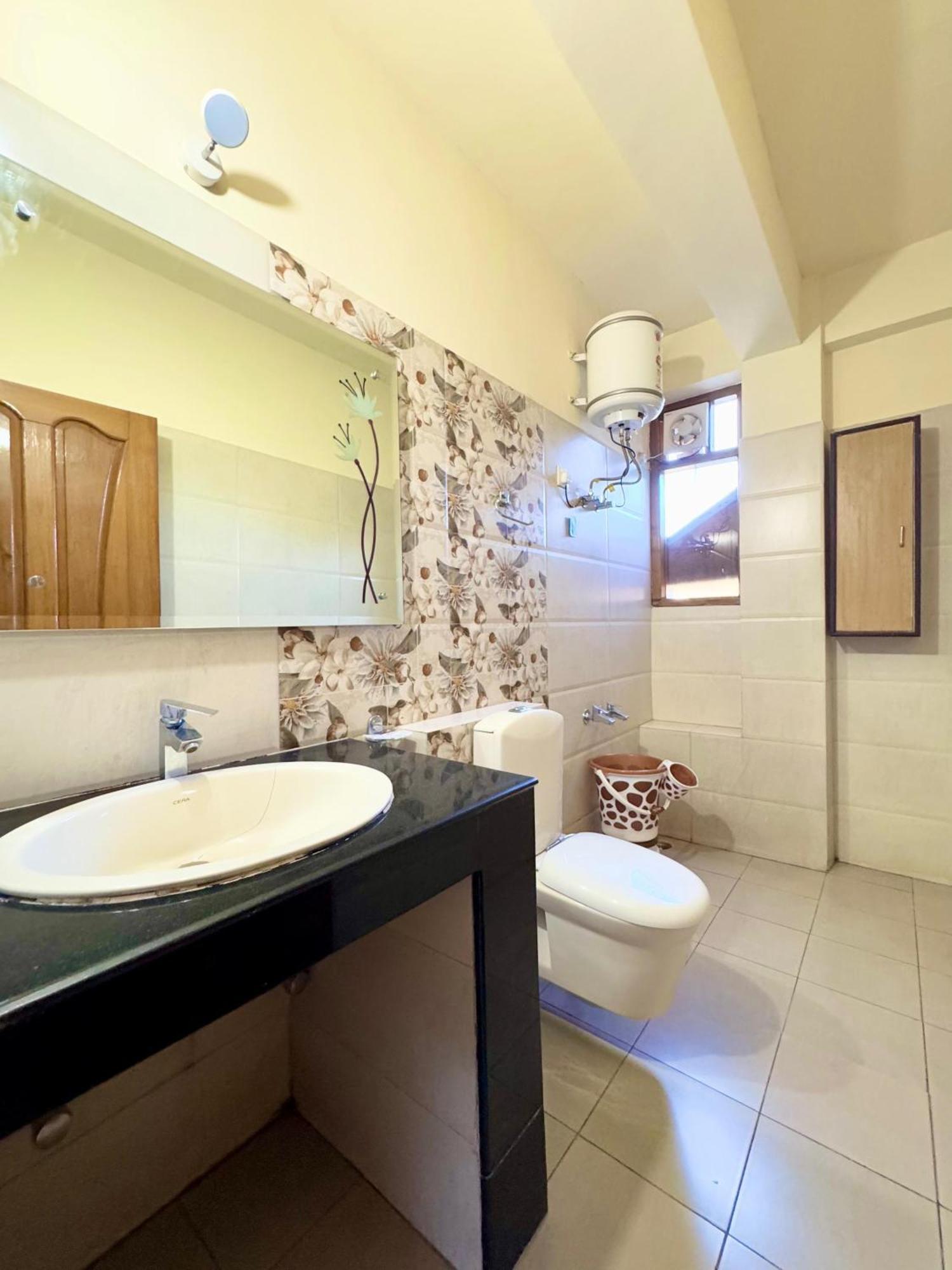 The Auriga 3bhk Fully Entair With Bonfire In I Pvt I Open Air Terrace I Kitchen Livingroom I Lawn Bonfire I Gaming Zone *