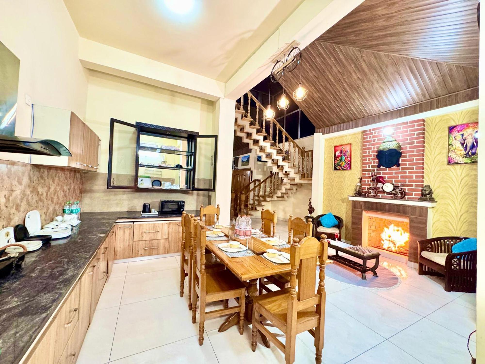 The Auriga 3bhk Fully Entair With Bonfire In I Pvt I Open Air Terrace I Kitchen Livingroom I Lawn Bonfire I Gaming Zone Villa Kasauli